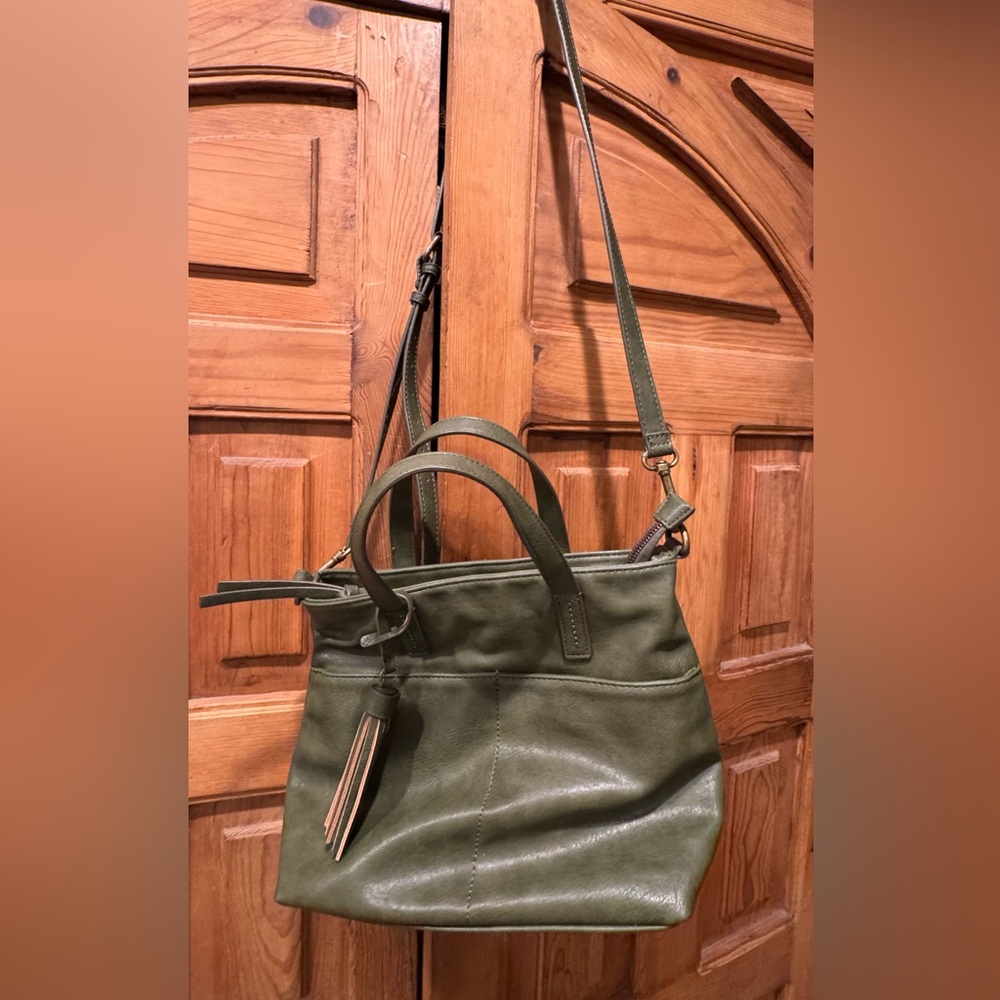 Beautiful Green Sonoma  non leather handbag. Excellent condition. Barely used.